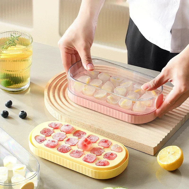 Stackable Silicone Ice Cube Tray with Lid